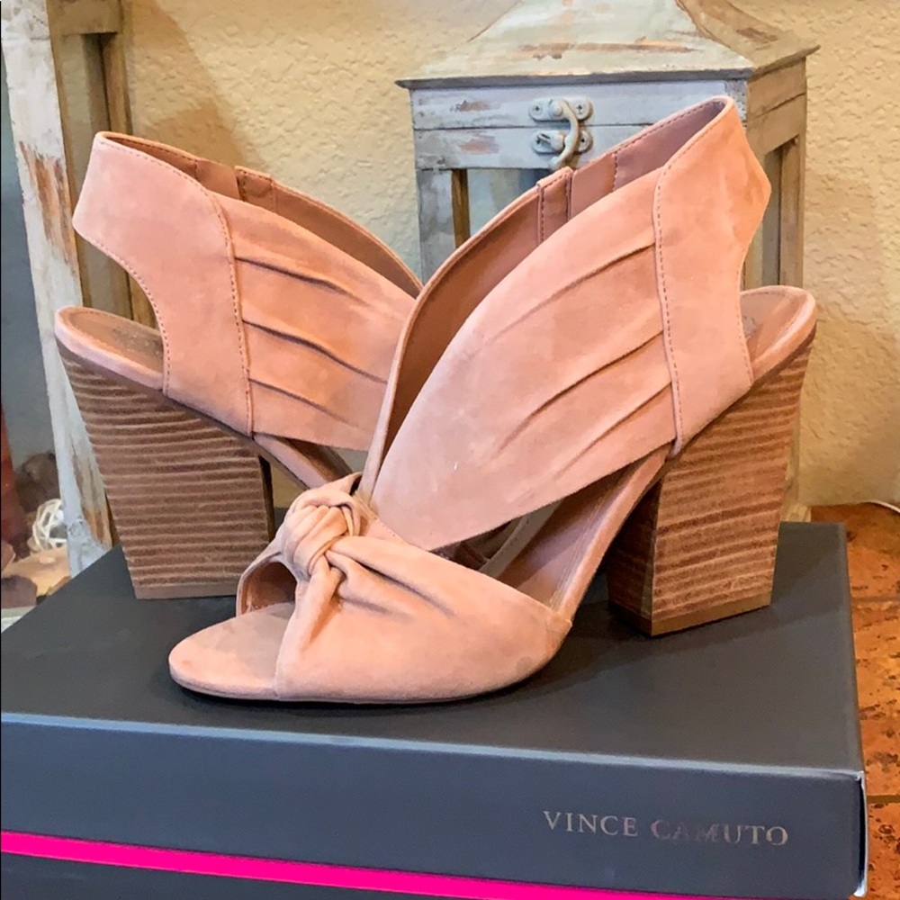New Vince Camuto Kerra suede heels Rose